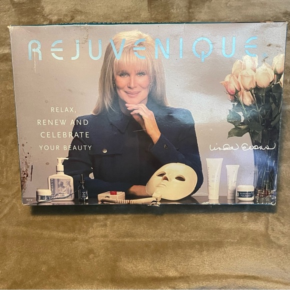Vintage 1999 Rejuvenique System Linda Evans Facial Toning Kit/ Mask & VHS Works - Picture 2 of 12